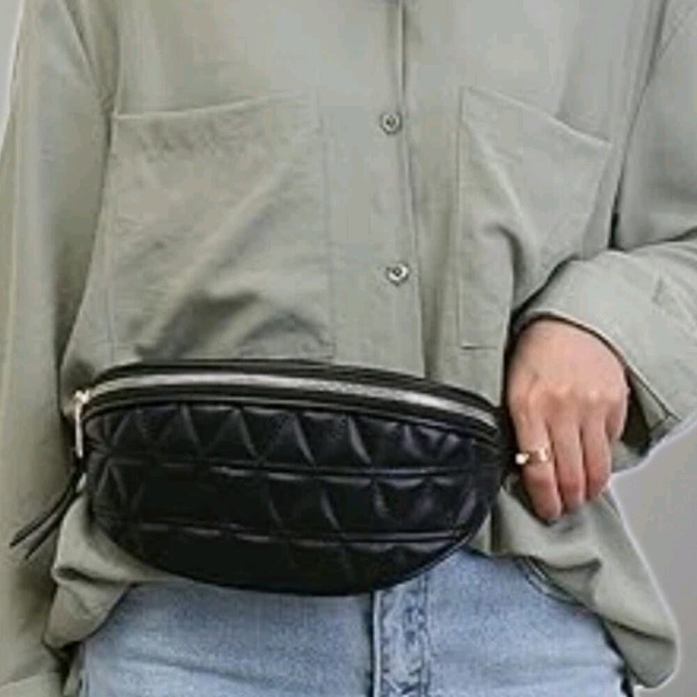 Amazon Black Quilted Sling Bag Gold Zipper